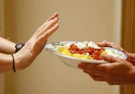 قلة الشهية عن الاكل بسبب القلق العام: لماذا تحدث؟ وكيف يمكن علاجها؟